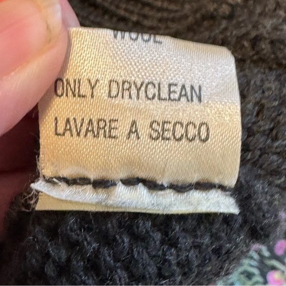 *Women’s Vintage Zanone Size 42 Brown V-Neck Wool Button Front Sweater - Picture 10 of 10